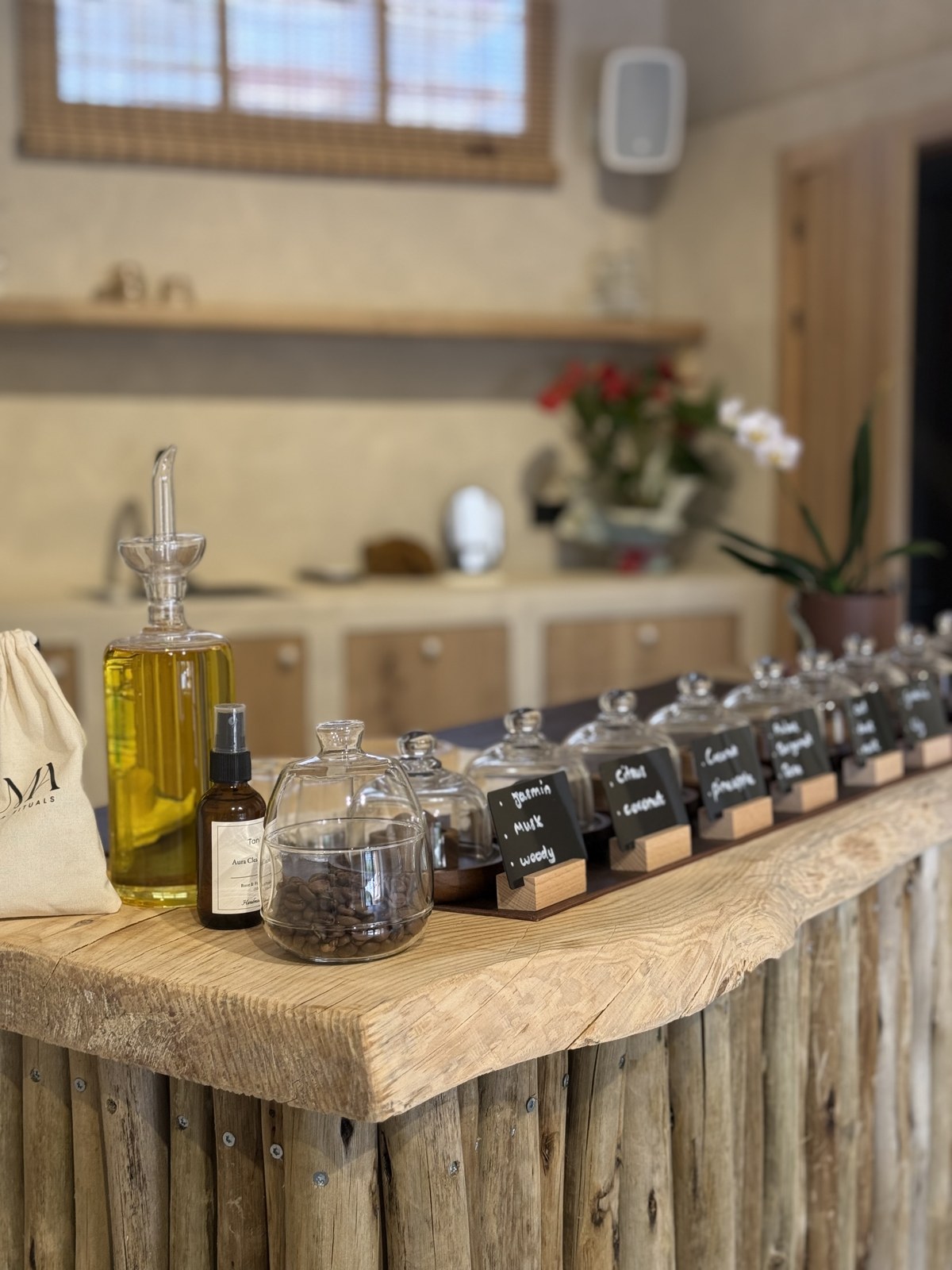 Scent bar for personalised oils
